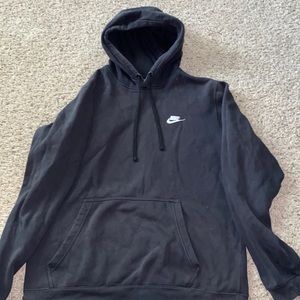 Black Nike sweat shirt